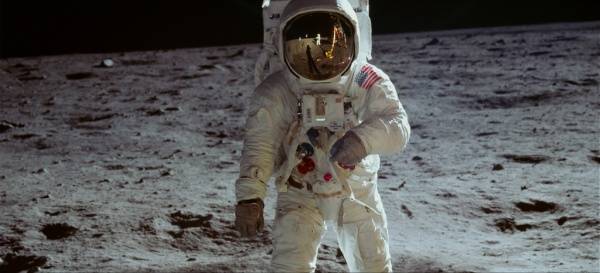 Księżyc - Wróćmy tam razem: Apollo 11