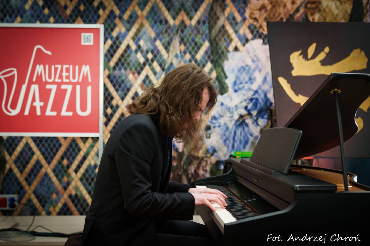 Remigiusz Knapik - Post-Punk Pianist